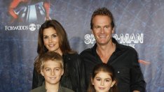 Синди Крауфорд завижда на младостта на дъщеря си