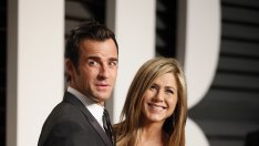 Управител на хотел планира сватбата на Анистън и Теру