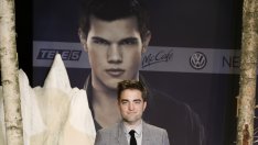 Робърт Патинсън ще води Дилън Пен на Хаваите