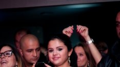 Селена Гомес се смеси с тълпата в столично заведение