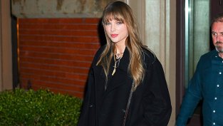 Без жестокост към животните – Змийските ботуши и чанта на Тейлър Суифт са направени от гъби