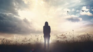 4 зодии ще се впуснат в сложно емоционално пътешествие този ноември