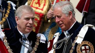 Кралски войни – крал Чарлз отне всичко от брат си Андрю, остави го без дом и титли