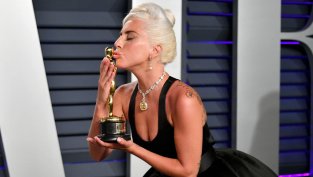 Лейди Гага приемала литий по време на снимките на „Роди се звезда“, след което била приета в психиатрия