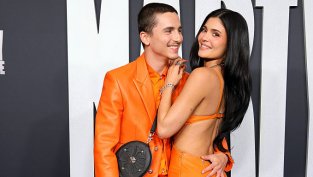 Orange is the new black – Кайли Дженър и Тимъти Шаламе като влюбени портокали на червения килим