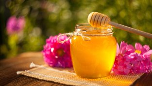 Топлина и уют през зимния сезон – Как правилно да консумираме мед