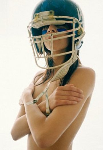 Е, ако играеш така, едва ли ще загубите мача срещу мъжки отбор. Снимки: AMY