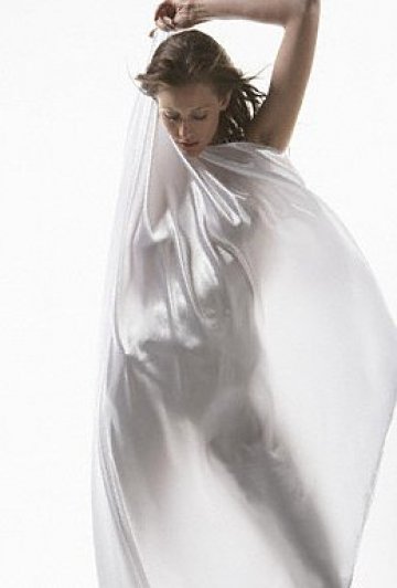 Като казваме пластичност, нямаме предвид пластмасови опаковки, а повече чупки в кръста. Снимка: SVAP