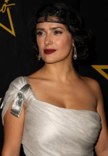 Салма Хайек кърми с радост. Снимка: Gettyimages/ Guliver