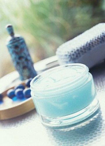 Дневните кремове са за през деня, а нощните - за след стъмване. Снимка: AMY