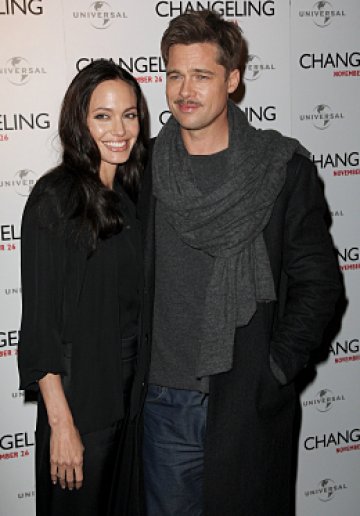 Този изтерзан мъж с мустаци всъщност е Брад Пит. Да, и ние сме изненадани от външния му вид. Снимка: Gettyimages/ Guliver