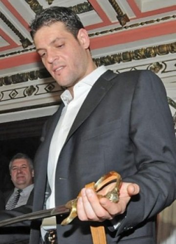 Пламен и сабята му. Снимки: Sofia Photo Agency. Bulphoto