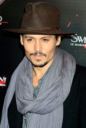 Джони е загадъчно-готин, въпреки че е прекалявал с алкохола. Прощаваме му, нали? Снимки: GettyImages/Guliver