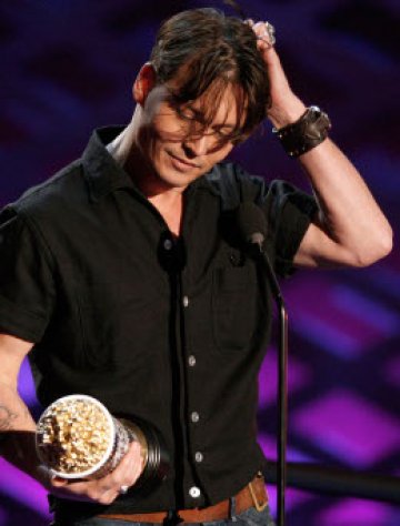 Дали да не налепим отново стените в спалнята с плакати на Джони? Снимки: Gettyimages/ Guliver