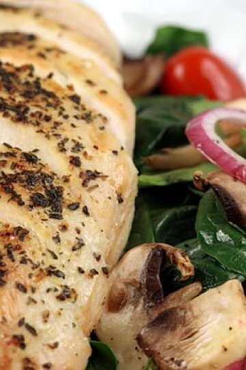 Пилешко и риба удължават живота. Снимка: sxc