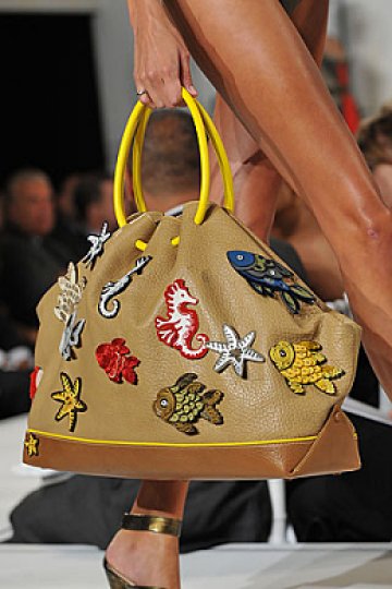 Рибки, скаридки и водни кончета са подходящи за разходка не само по плажа. Снимки: style/AMY