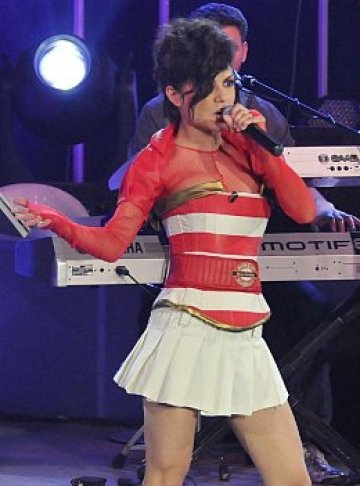 Преслава защити мястото си сред петимата финалисти не само с глас, но и с визия. Снимки: Булфото