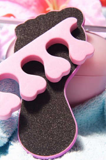 Нежна пила за крака и всичко ще е от розово по-розово. Снимка: Dreamstime