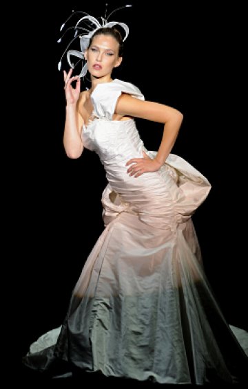 Бар се вижда в бяла рокля, Леонардо - не. Снимка: Gettyimages/ Guliver