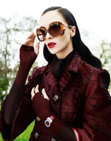 Отличителна черта на есента и зимата ще е крайната женственост. Снимки: AMY/style