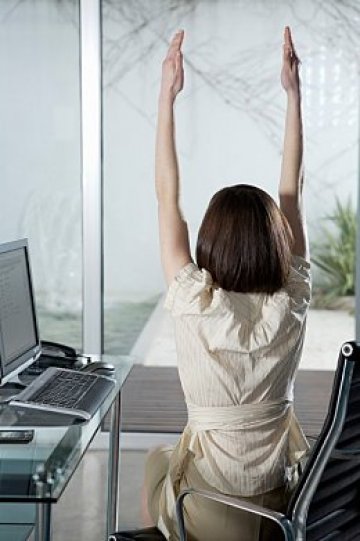 А сега се завъртете. Облекчава болките в гърба. Снимка: Dreamstime