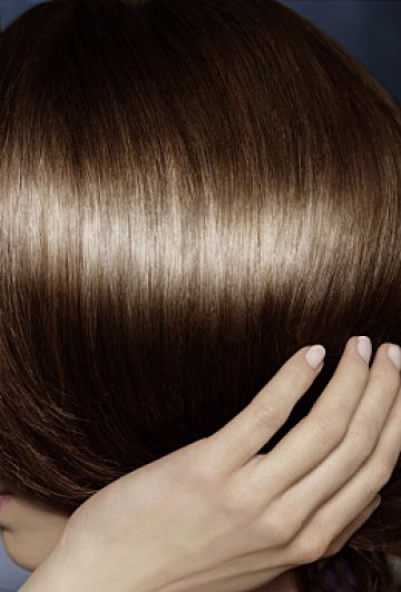 Ще поговорим за обема. Той е в основата на стилната прическа и излъчващата здраве и красота коса. Снимка: Nivea