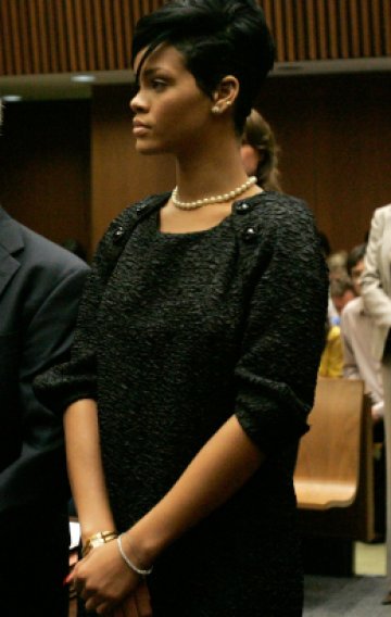 Риана по време на делото срещу Крис Браун. Сега го иска в Мексико. Снимка: Gettyimages/ Guliver
