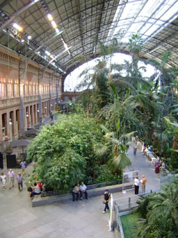 Има и такива гари. Снимки: Tialoto.bg