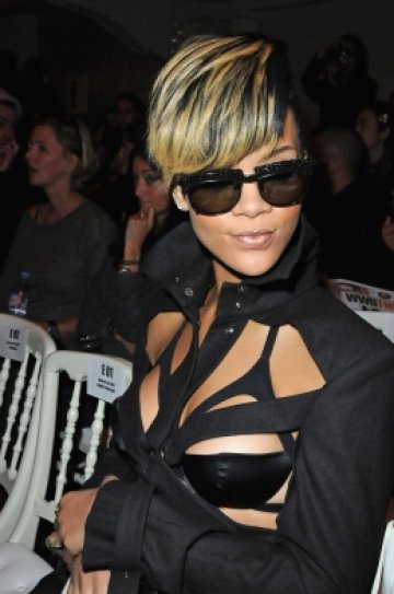 Риана смени имиджа и гаджето Снимка: Getty Images/ Guliver