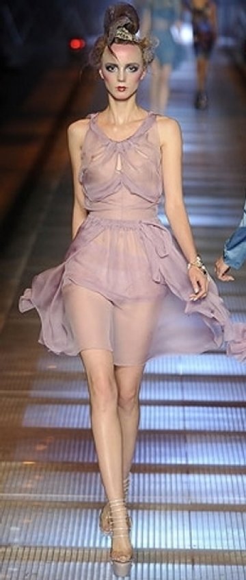 Кара въображението да работи. Снимка: Fashion