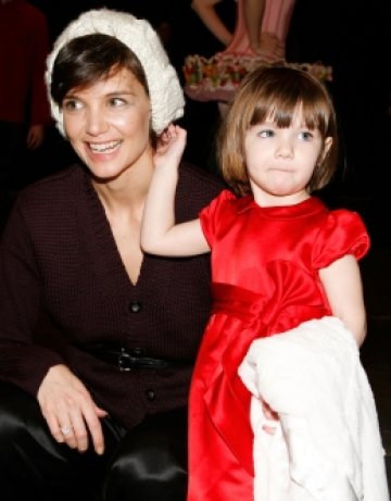 Сури е доста по-стилна от майка си. Снимка: Getty Images/ Guliver