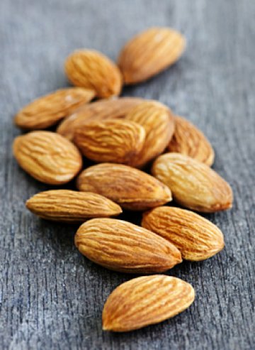Тук са 14 бадемчета. Още 9 и стигате дневната доза. Снимка: Dreamstime