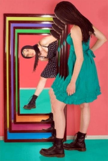 Не огледалото лъже, а очите. Снимка: Dreamstime