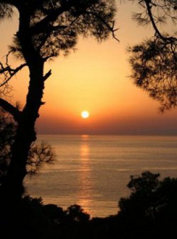 Приказен залез. Едно от любимите ни неща. Снимка: CB