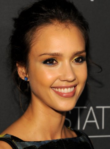 Златисто, тюркоазено... Цветовете на лятото в грима. Снимка: Dreamstime