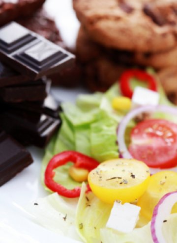 Ако ви се яде салата, е глад. Ако са сладкиши - разходете се. Снимка: Dreamstime