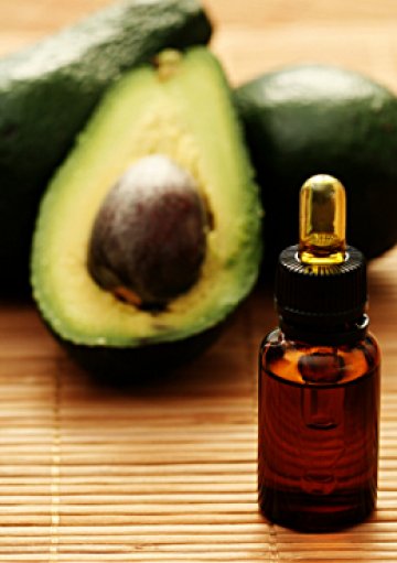 Масло от авокадо помага при много суха кожа. Снимка: Dreamstime