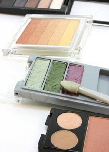 Гримирането не е само малко сенки..Снимка: Dreamstime