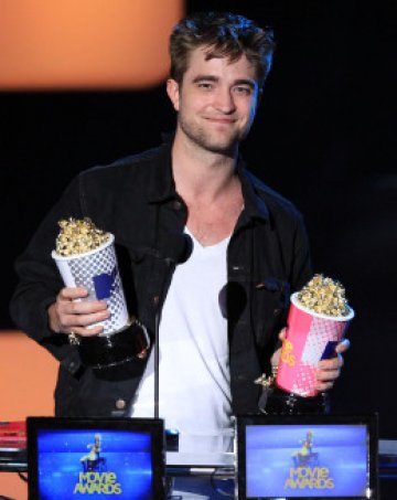 Робърт е гол и смутен в ролята на Дали. Снимка: Gettyimages/Guliver