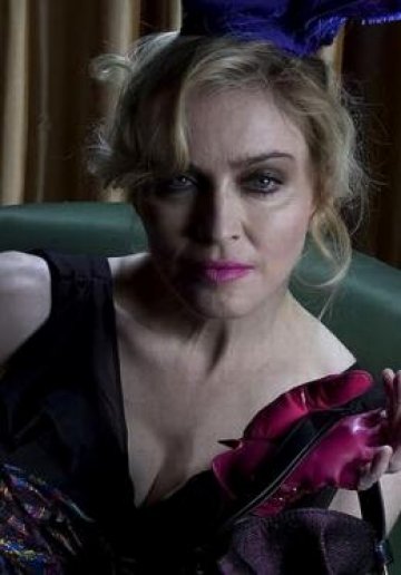 Чар и бедствие: Мадона преди и след Photoshop