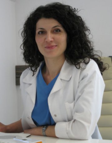 Д-р Валианова знае как да помогне за лятото. Снимка: HillClinic