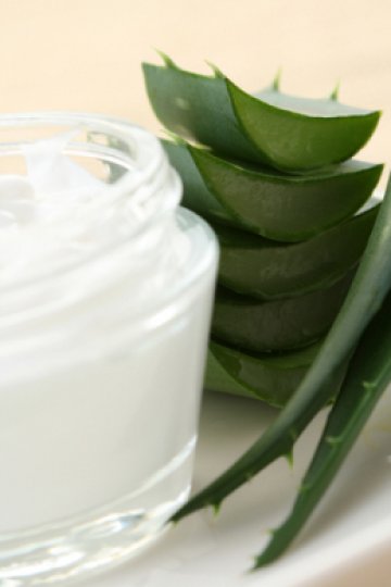 Натурална козметика с алое. Снимка: Dreamstime, Planter&#039;s