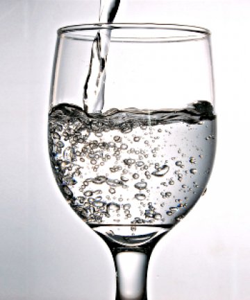 Вода и айрян със сол. Това ще оправи лятото ви.Снимка: SXC