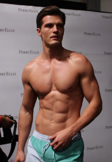 Снимки: models.com