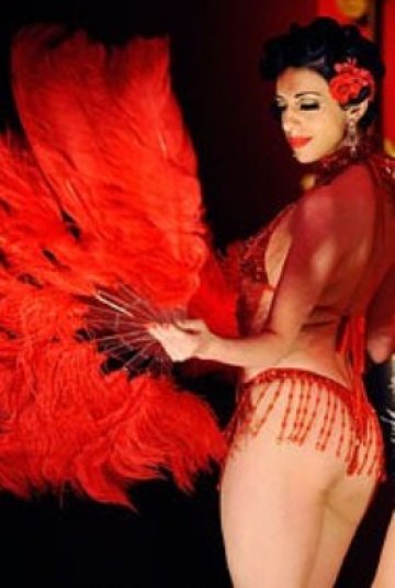 Снимка. Burlesque