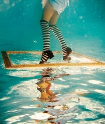 Снимки: Elena Kalis