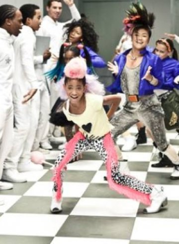 Снимка: Whip my hair