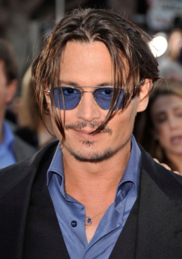 Едва ли сините очила помагат на Джони да е във форма. Снимка: Gettyimages/Guliver