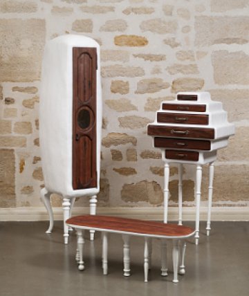 Елегантни, дългокраки. Мебели