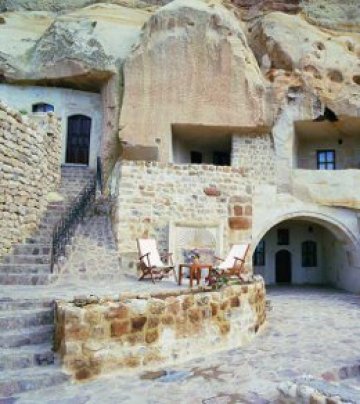 Снимки: www.yunak.com